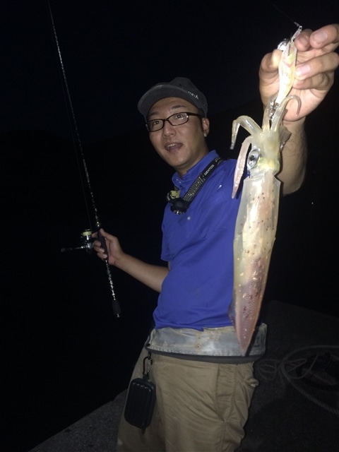 夏のエギングは Yamashita イカ釣りで世界トップクラス