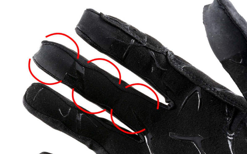 Maria PROTECT GLOVE wearing image